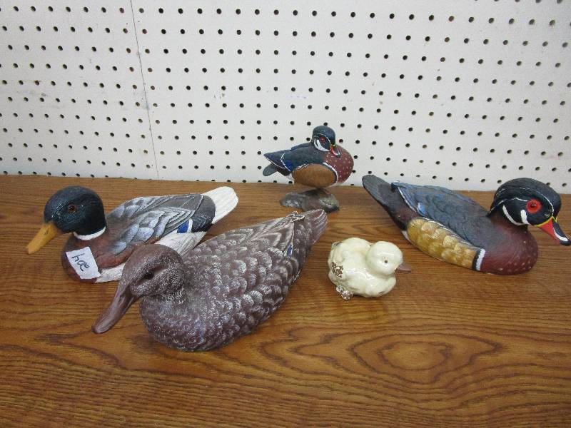 lot 7 image: Collector Ducks (See Pictures) Painters Pride By Sharon Grinager (Some Signed)