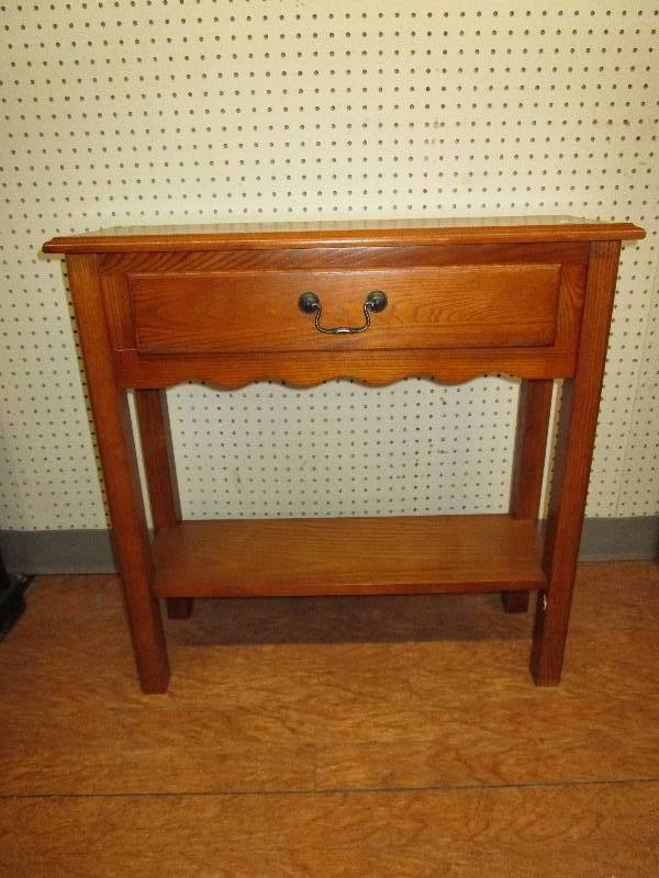 lot 15 image: Oak Couch Table, Drawer and Shelf, 28 X 10 X 28