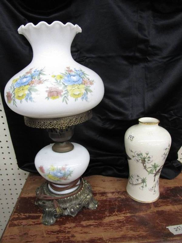 lot 19 image: Vintage Lamp and Base