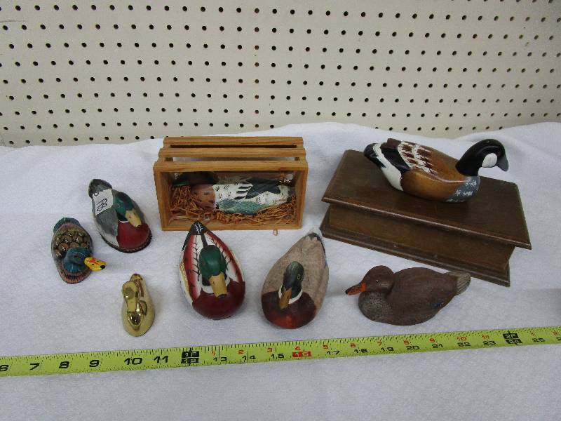lot 30 image: Various Decorative Ducks