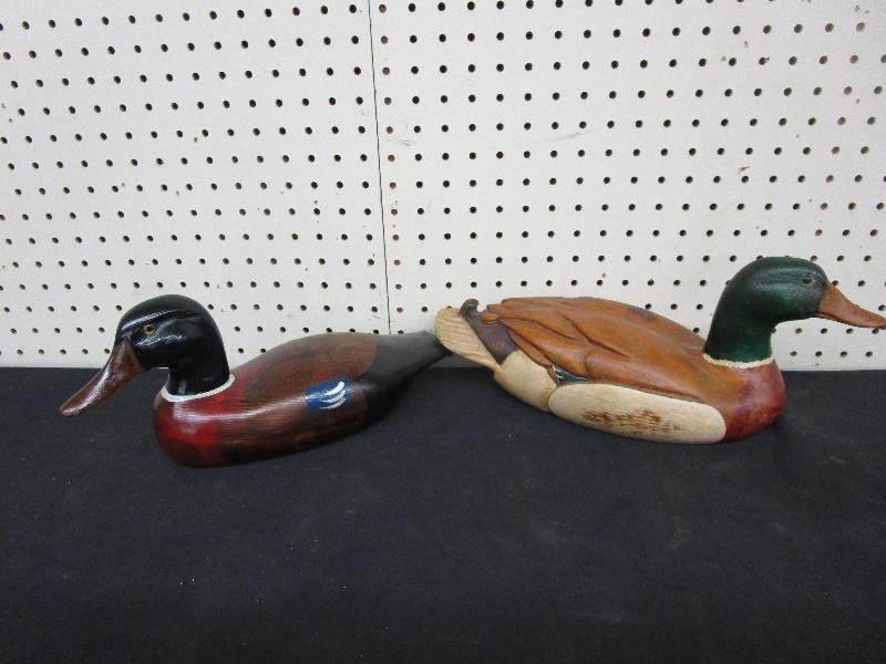 lot 37 image: 2 Wood Ducks
