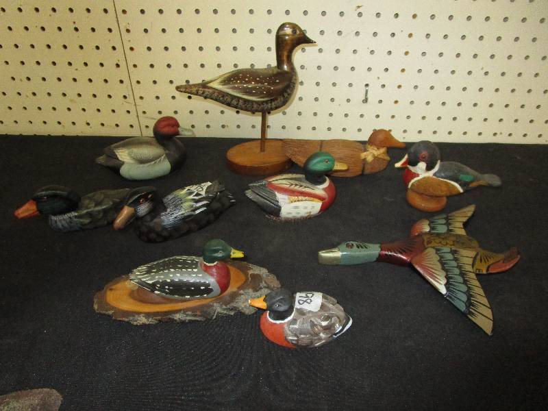 lot 38 image: 10 Ducks (8 Are Wood)