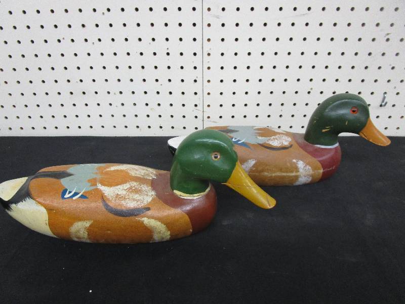 lot 42 image: 2 Wood Ducks