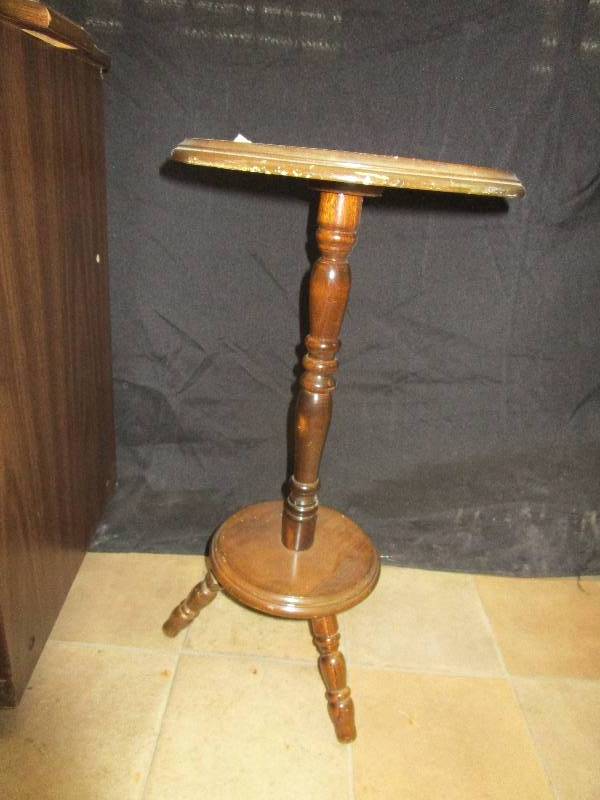 lot 49 image: Kitchen Cart 31 12 X 16 X 26 and Plant Stand