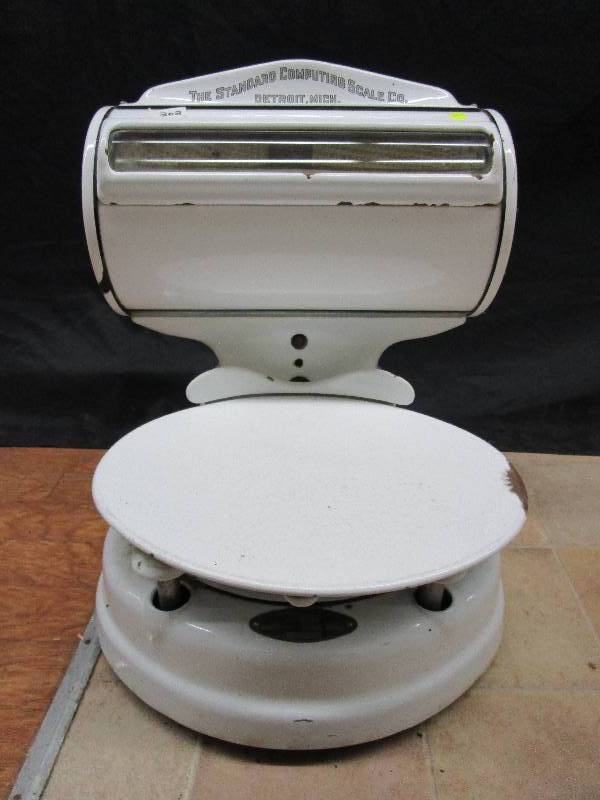 lot 54 image: Large Standard Computing Scale Company Detroit MI 22 High 18 Wide, Serial # 430311, 30Lb. Capacity
