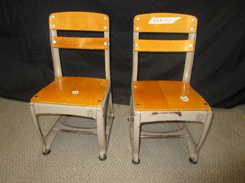 lot 140 image: 2 Kids Old School Chair 11 X 10 X 22