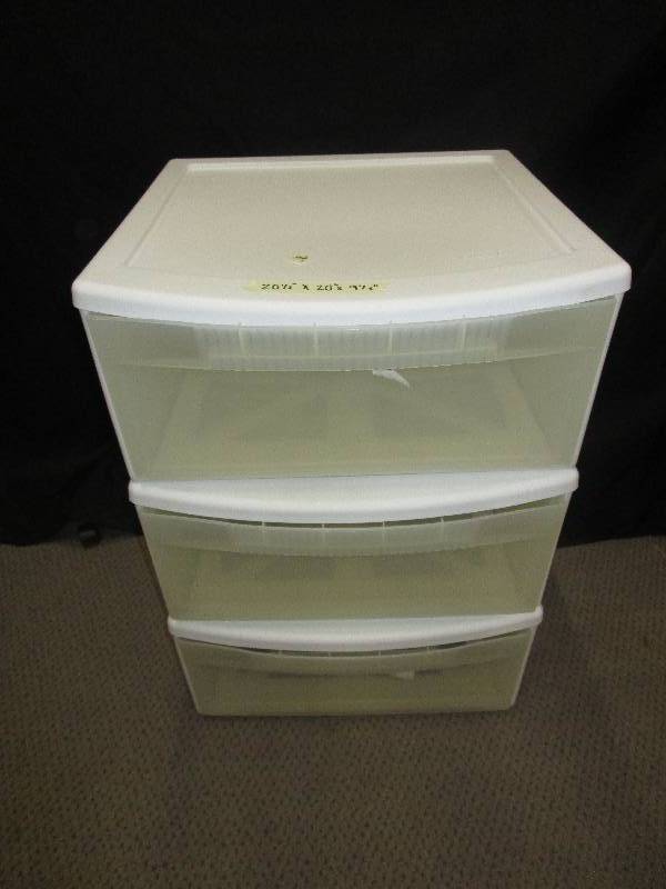 lot 146 image: 3 Stackable Plastic Drawers, They Each Measure 20 12 X 20 X 9 12