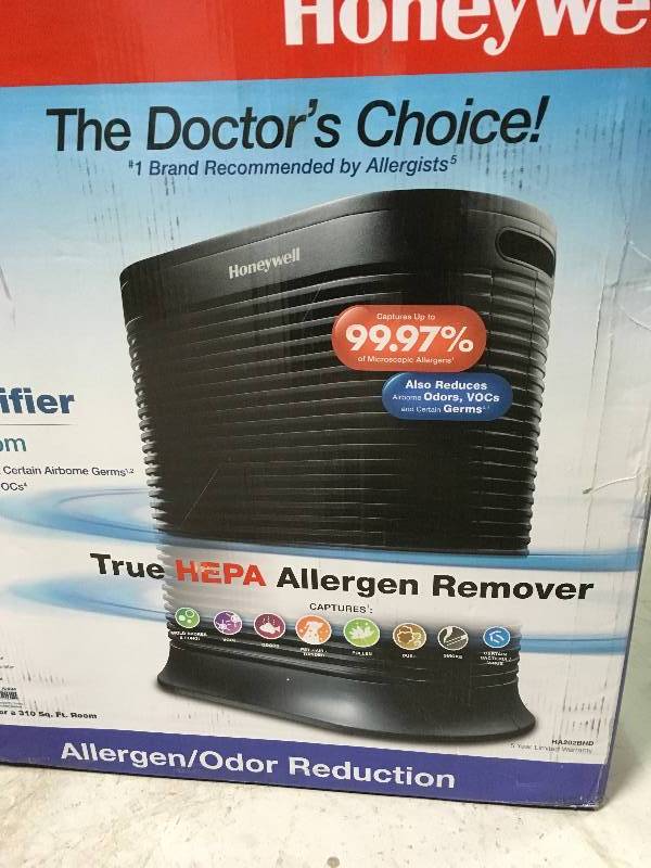 lot 40 image: True HEPA 310 sq. ft. Allergen Remover Air Purifier