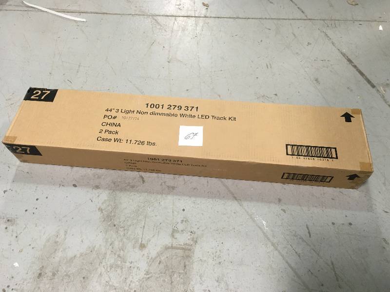 lot 67 image: Hampton Bay 44 in. 3-Light White LED Track Kit