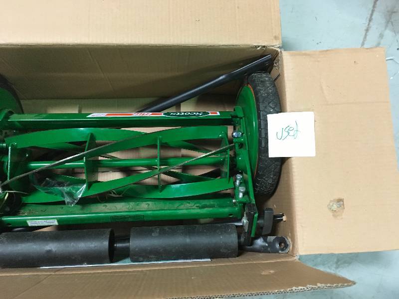 lot 71 image: Scotts 16 in. Manual Walk Behind Push Reel Lawn Mower  Used in good working cond.