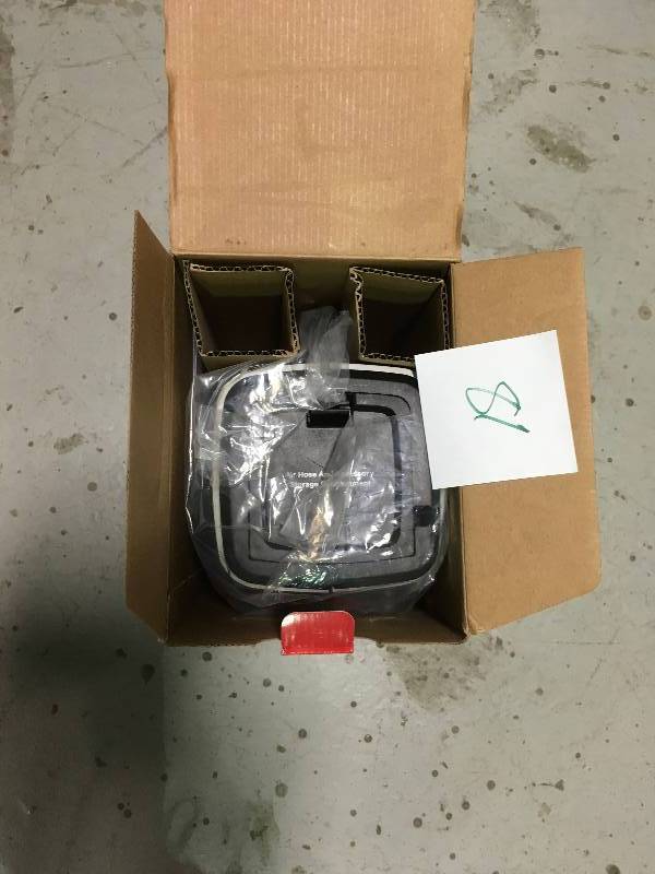 lot 81 image: HUSKY 12-Volt120-Volt Home and Auto Inflator