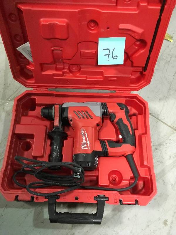 lot 76 image: Milwaukee 1-18 in. SDS-Plus Rotary HammerUsed in good working cond.