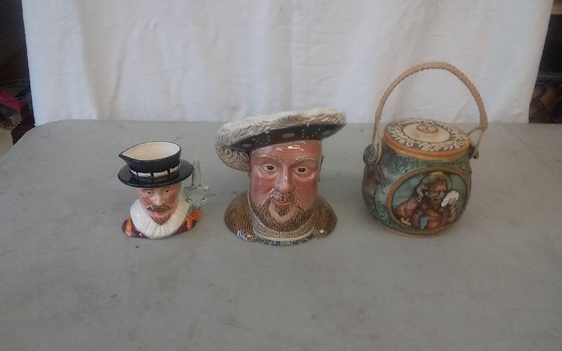 Henry VIII Mug, Yeo Man Of The Guard Mug, Covered Pot With Handle