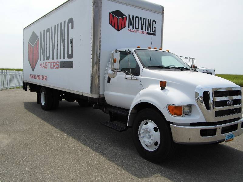 2010 Ford 24 Box Truck w Tommy LIft