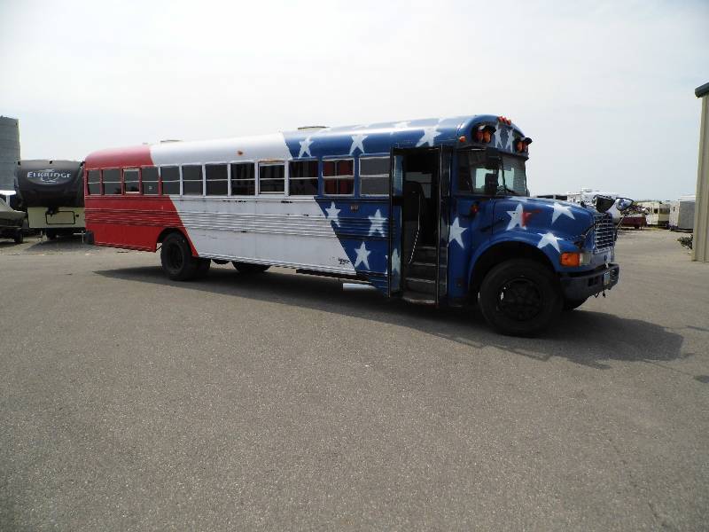 2001 International Bus