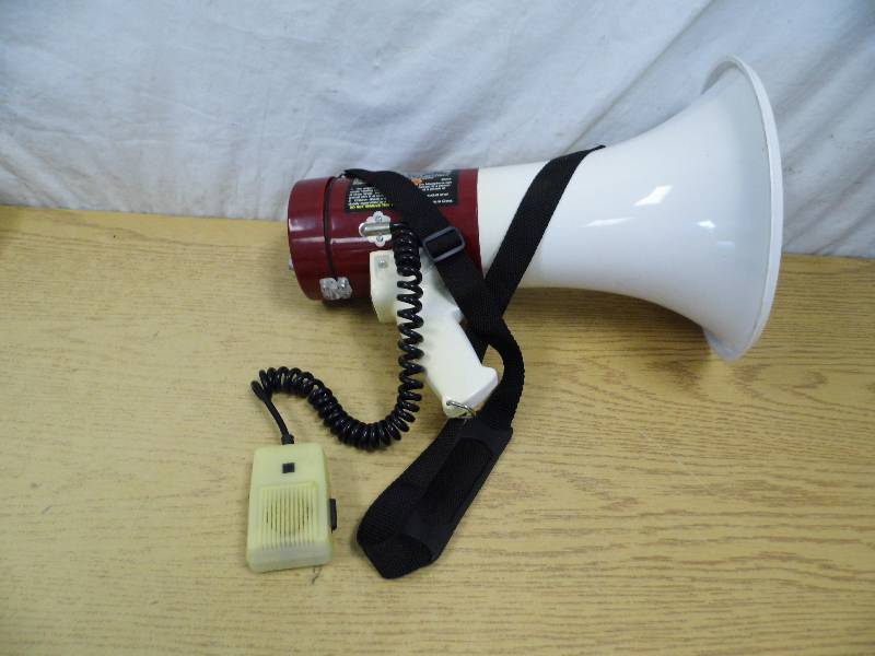 lot 1 image: Western Safety MegaPhone