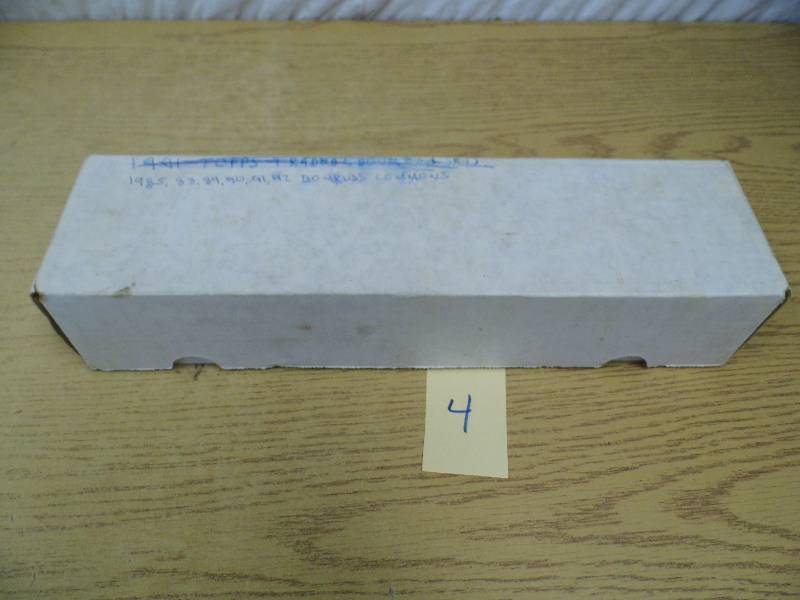 lot 4 image: Box of Sports Cards
