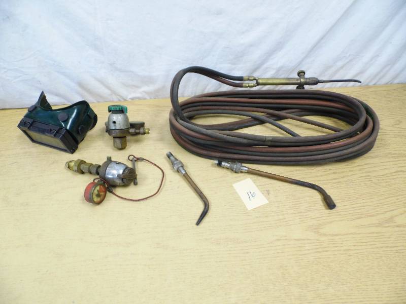 lot 16 image: Welding Torches - Guages
