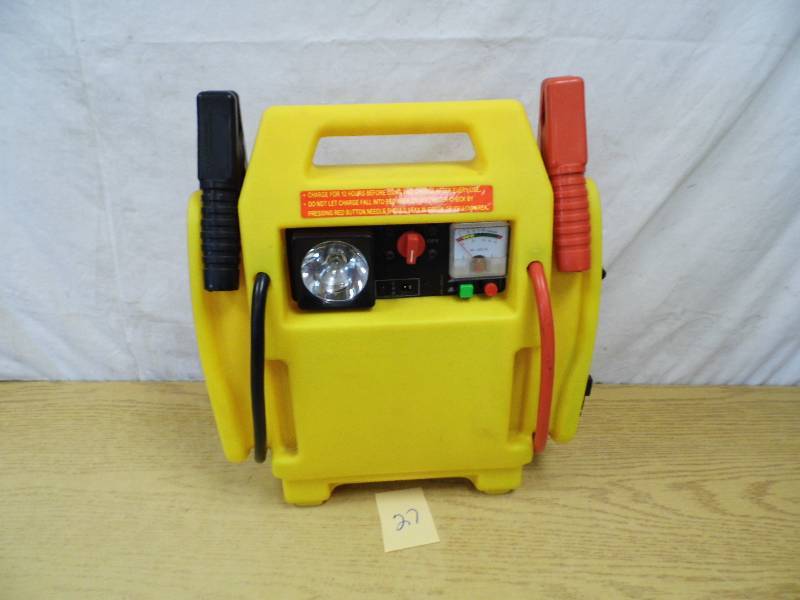 lot 27 image: Car Charger  Starter
