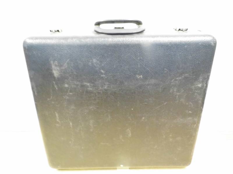 lot 60 image: Case