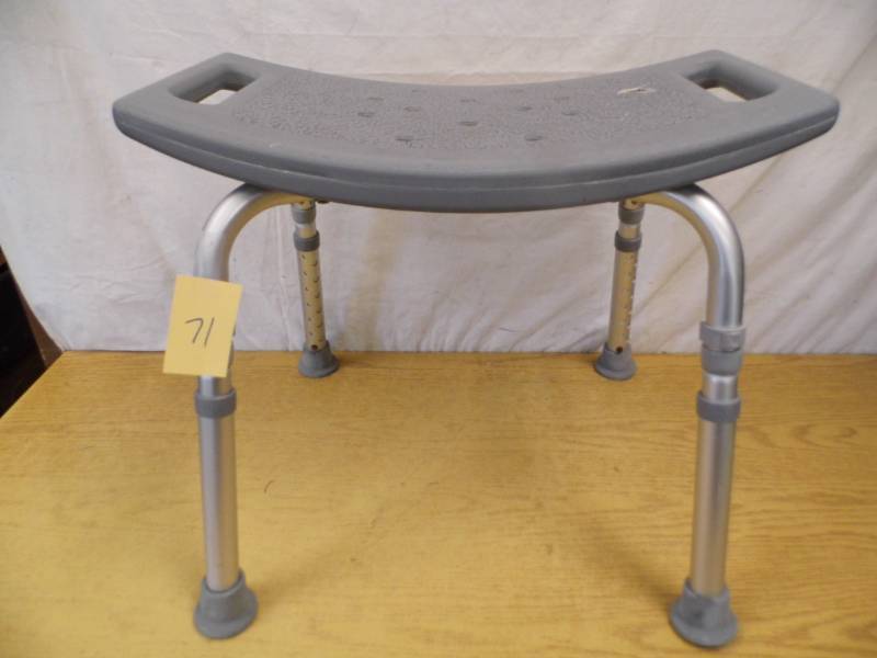 lot 71 image: Shower Chair