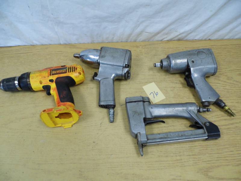 lot 76 image: Air Tools - DeWalt Drill