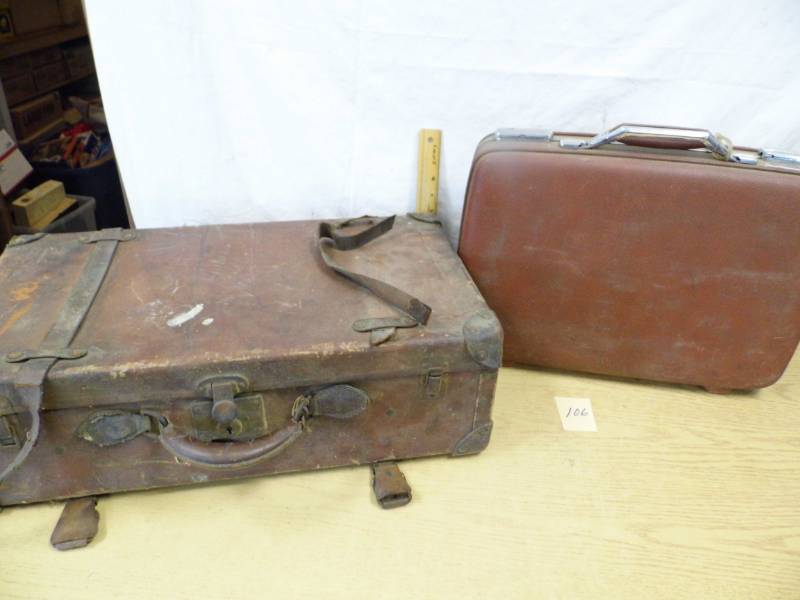 lot 106 image: Vintage Luggage
