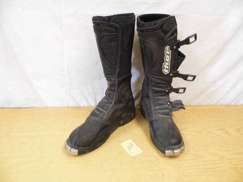lot 108 image: Thor Boots