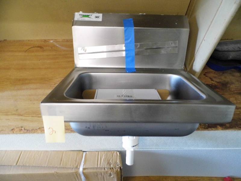 lot 2 image: New Stainless Steel Sink