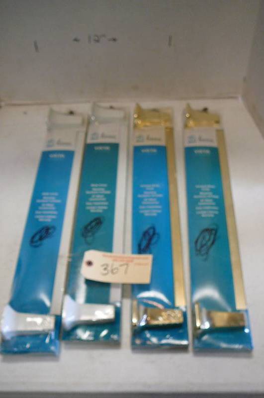 lot 367 image: Vista 18 Towel Bars