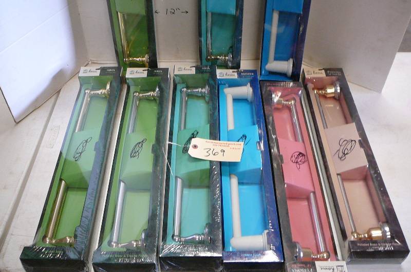 lot 369 image: Home Towel Bars 18