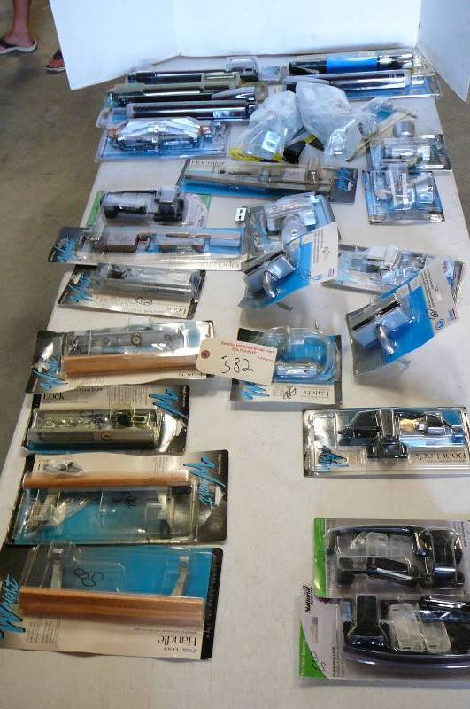 lot 382 image: Hardware
