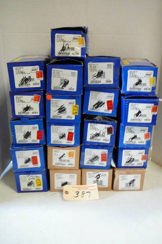lot 387 image: Lot of Schlage