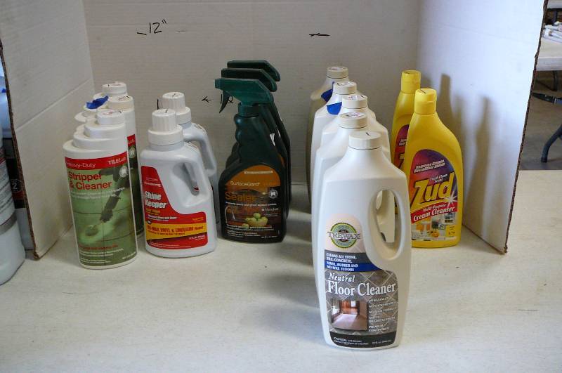lot 418 image: Large Lot of Floor Cleaners & Etc