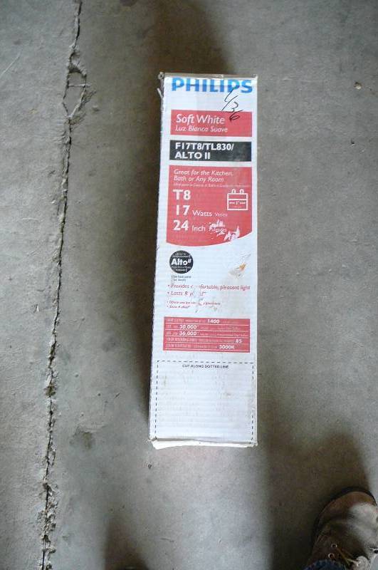 lot 436 image: Philips Fluorescent Lights