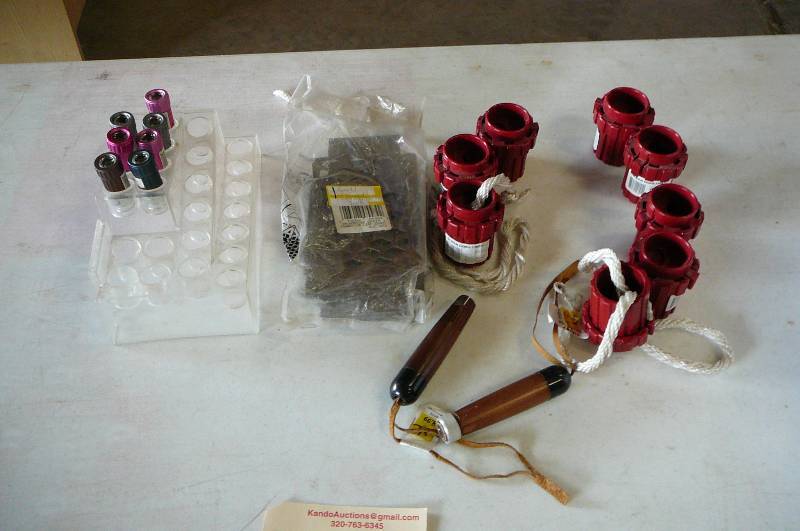 lot 451 image: Flash Lights & Super Rope Cinch