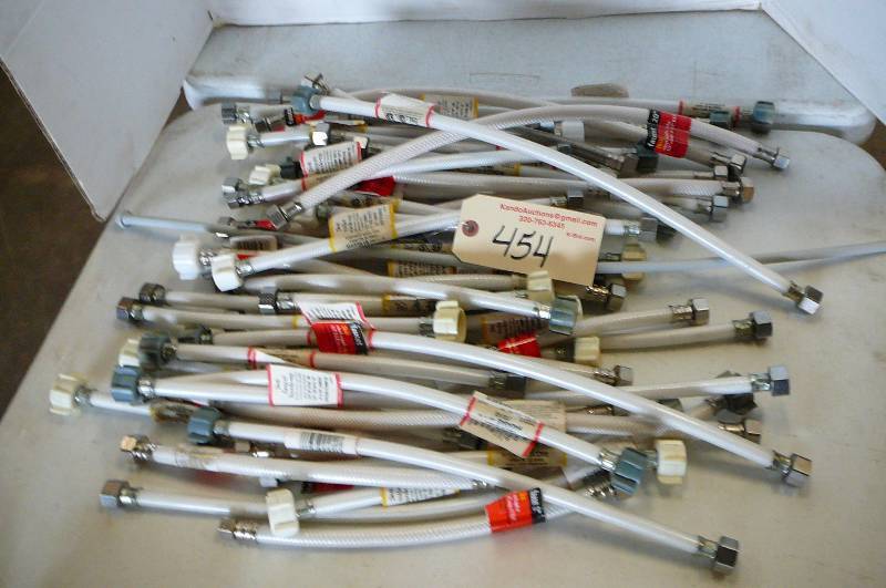 lot 454 image: Large Lot of Plumbing Supplies