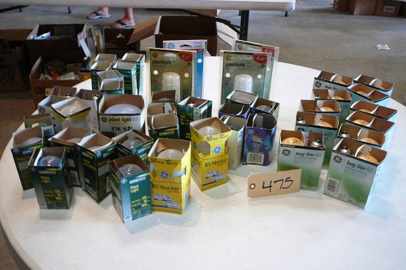 lot 475 image: Misc Light Bulbs