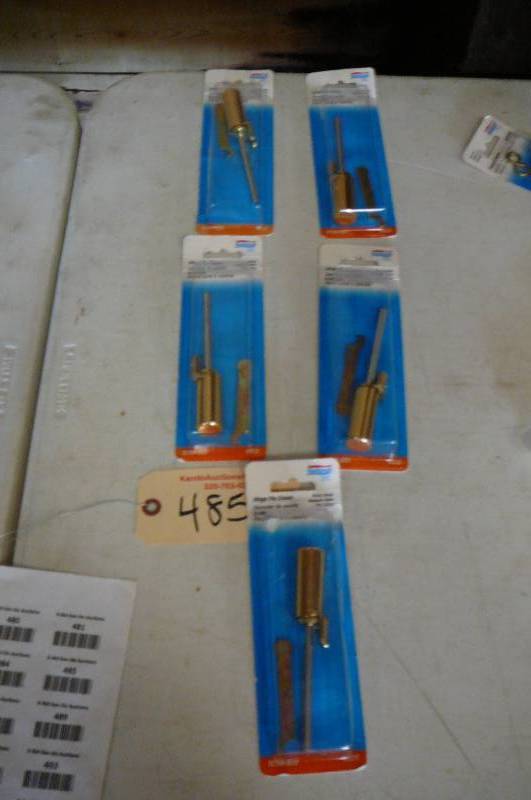 lot 485 image: Hinge Pin Closers
