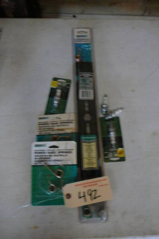 lot 492 image: Lawn Mower Stuff