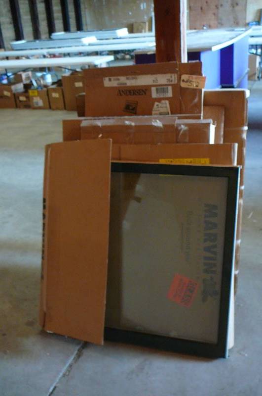 lot 512 image: Lot of Misc Sized Replacement Glass, Windows, Etc