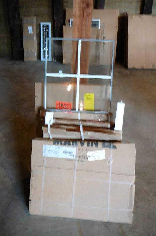 lot 513 image: Lot of Misc Sized Replacement Glass & Windows