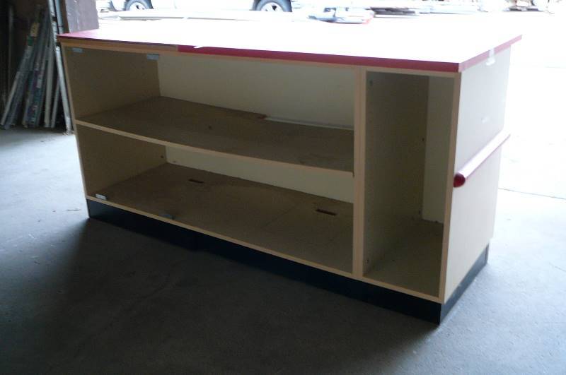 lot 526 image: Small Service Counter w Under Storage