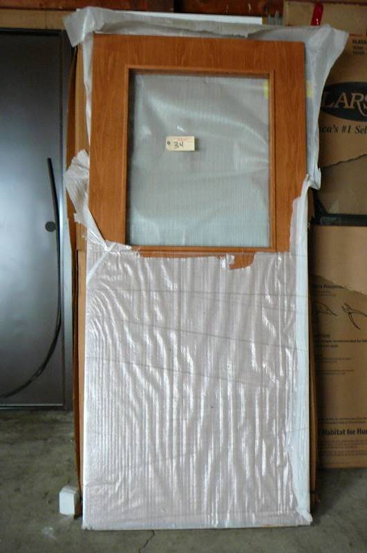 lot 34 image: Oak Install Center Door with Tempered Glass