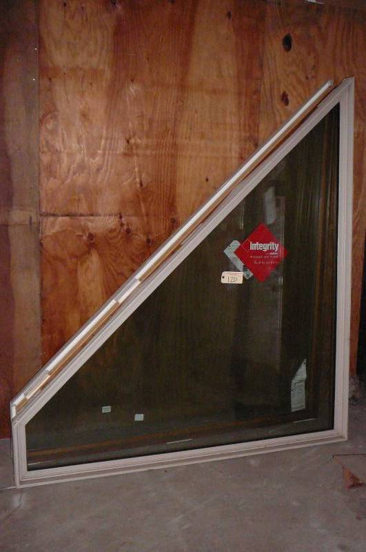 lot 125 image: (2 ) Integrity Trapezoid Windows