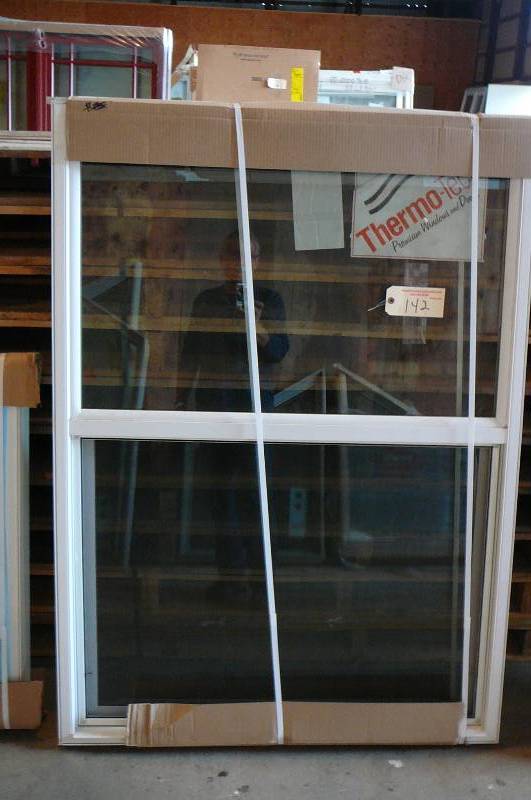 lot 142 image: Thermo-Tech Single Hung Window