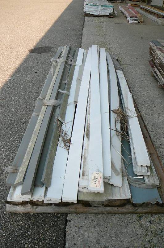 lot 221 image: Replacement Window Panes-Various Sizes