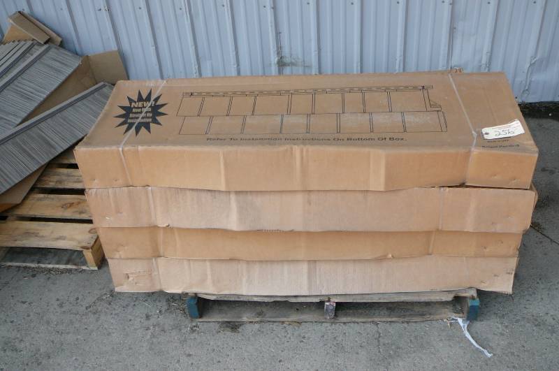 lot 256 image: Shingles