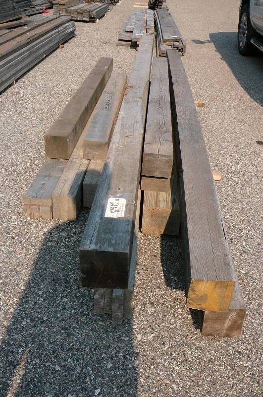 lot 263 image: Post Beams