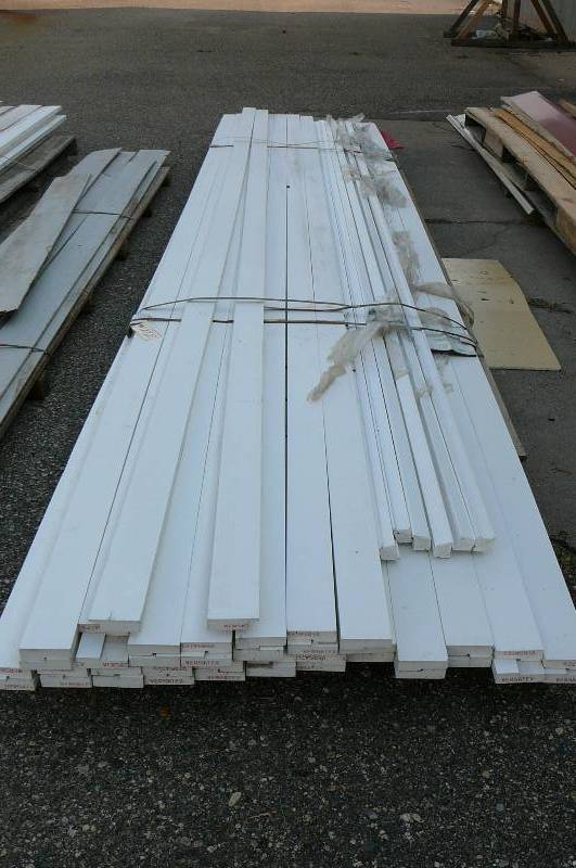 lot 272 image: Versatex Moldings